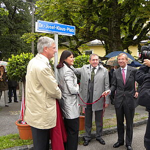 Benennung des Dr.-Josef-Klaus-Platz