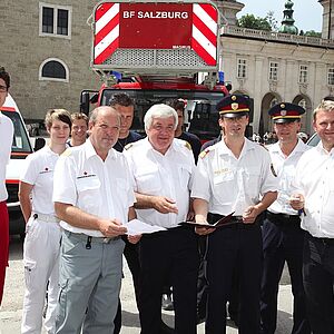 Ziel erreicht: alles Fahrzeuge am Residenzplatz.