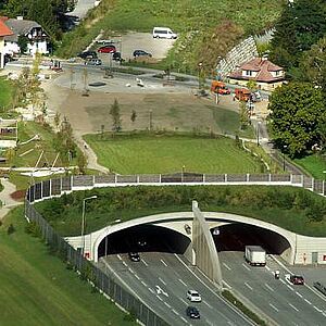 Oberfläche des Umwelttunnel Liefering