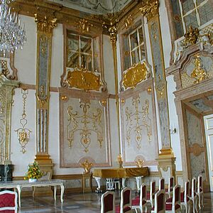 Der goldene und prunkvolle Wandschmuck vom Marmorsaal.