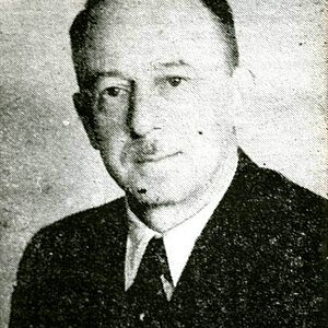 Portrait von Rudolf Smolik als Schwarz-Weis-Fotografie.