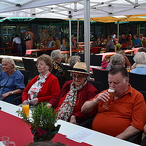 win großes Fest im Seniorenwohnheim Itzling