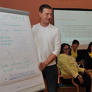 Projektgruppe E-Qalin im SeniorenwohnhausHellbrunn