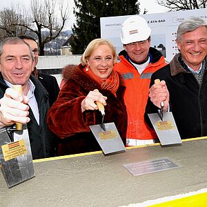 Viel Freude beim Baustart: