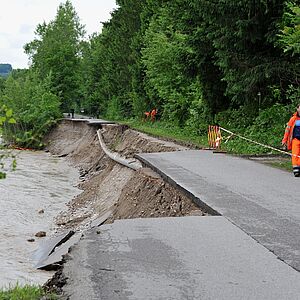 Straße weggerissen: