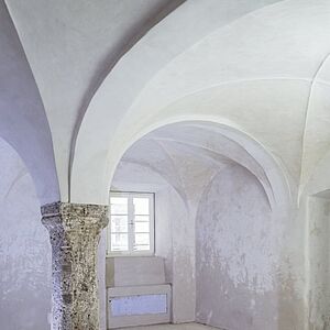 Gewölbehalle: Handel mit Wein vom Mönchsberg