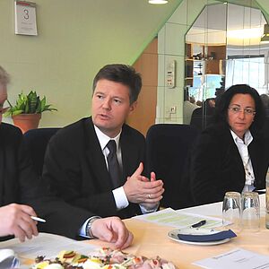 Im Pressegespräch: Thema Seniorenwohnhäuser