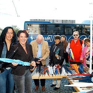Riesen-Ansturm beim Fundamt-Schirmflohmarkt