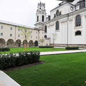 Der Furtwänglerpark mit gereinigtem und gemähtem Grün