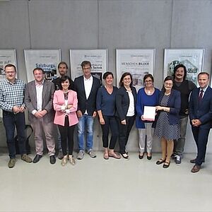 Gruppenbild bei der Buchpraesentation