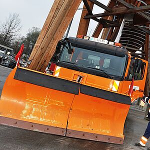 Hat Schneepflug schon vorgespannt: