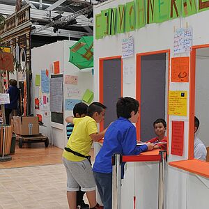 Erster Schritt in die Kinderstadt: