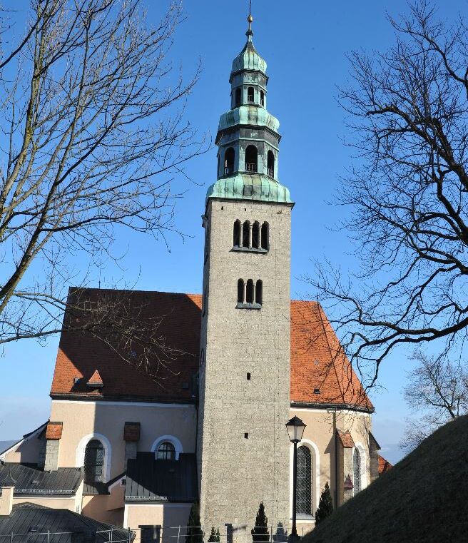 Die Müllnerkirche an einem schönen Wintertag.
