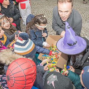 Faschingsbesuch CampusMirabell im Schloss Mirabell