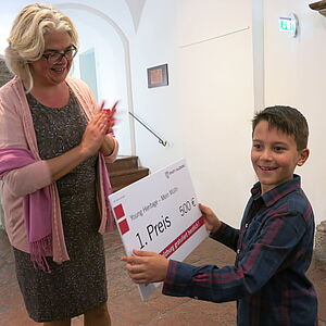 Übernahm den Preis für die 4b-Klasse der VS Mülln