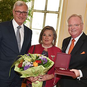 Wappenmedaille in Silber für Herbert Mosbruck