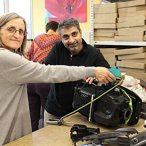 Aufschrauben, untersuchen, reparieren