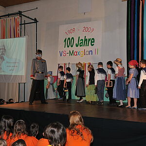 Schulgeschichte(n) in Szene