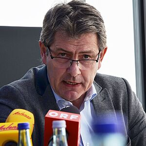Für 1.800 stadteigene Wohnungen zuständig: