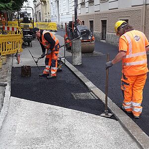 Wiederherstellung vom Radweg nach Strom- und Telekommunikationslegung Franz-Josef-Strasse