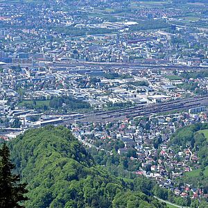 Der Blick vom Gaisberg aus auf die Stadt Salzburg, genauer den Stadtteil Schallmoos