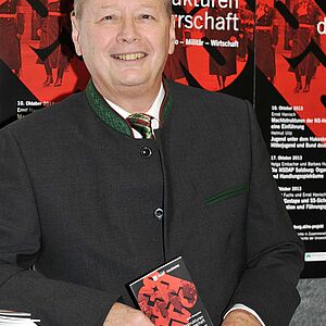 Referierte über "Jugend unterm Hakenkreuz":