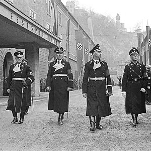 Reichsführer SS vor Festpielhaus, 28. März 1939