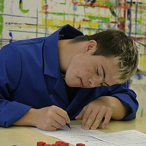Schüler bei der Arbeit