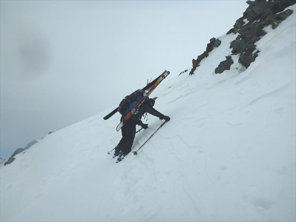 Trittstufen im Schnee