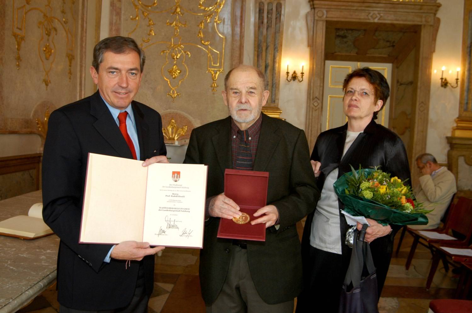 Wappenmedaille für Prof. Rudolf Hradil Wappenmedaille für Prof. Rudolf Hradil