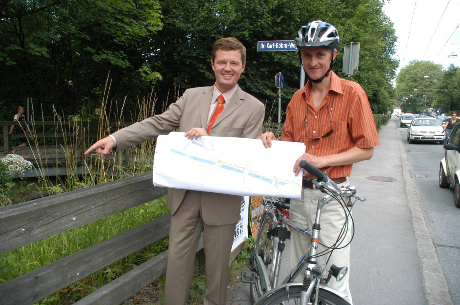 Hier wird für Radweg-Neubau verbreitert.
