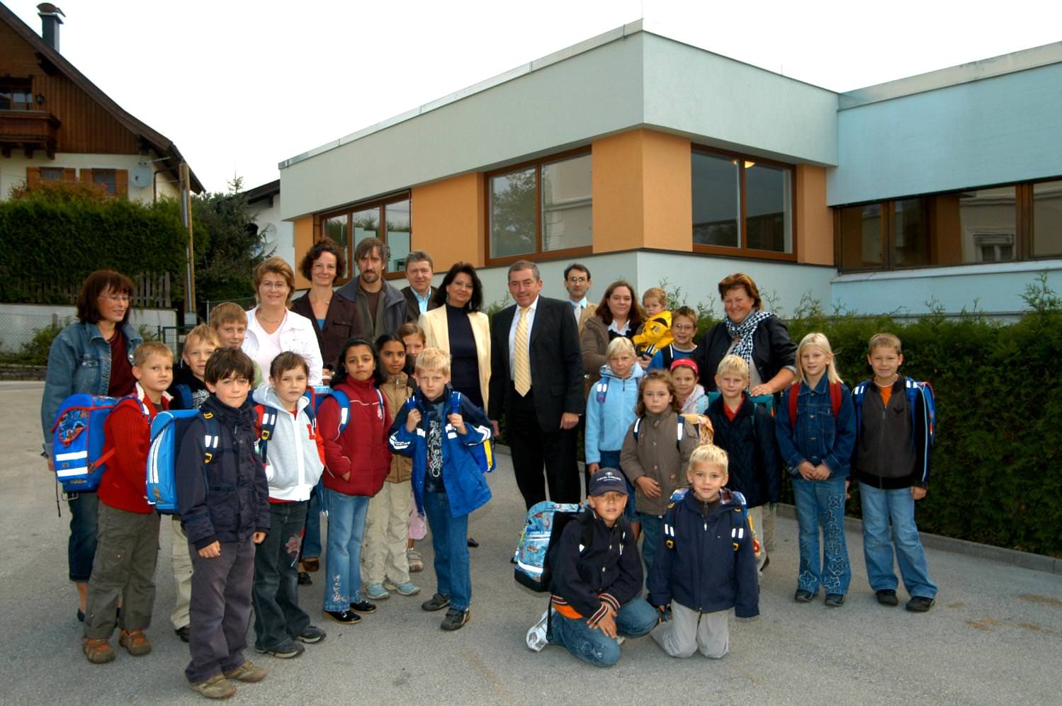 Zwei neue Klassenräume. Zwei neue Klassenräume.