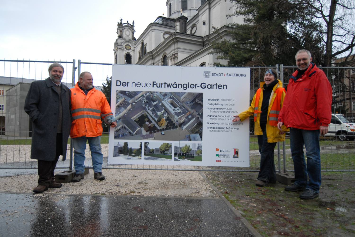 Neue Grün-Oase vor Festspielhäusern. Neue Grün-Oase vor Festspielhäusern.