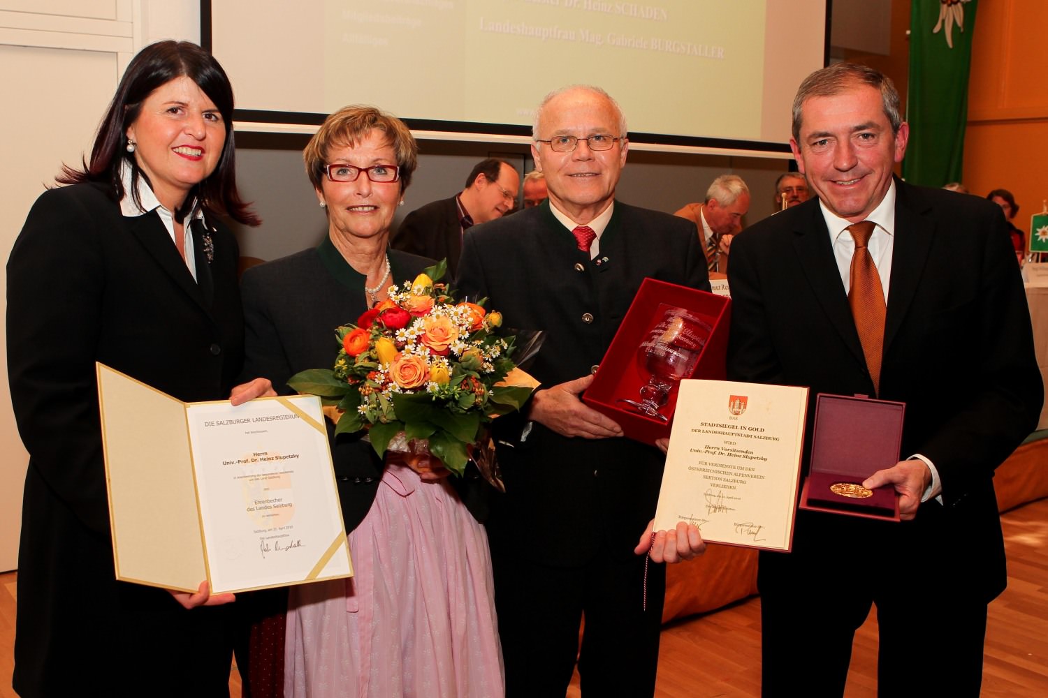 Land und Stadt ehrten Heinz Slupetzky