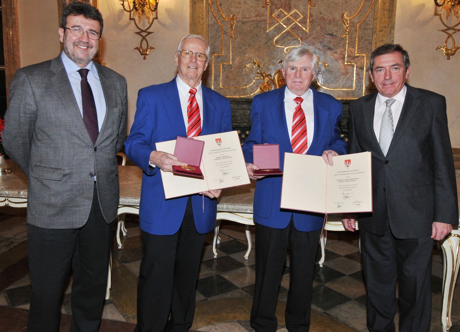 Mit Stadtsiegel in Gold ausgezeichnet Mit Stadtsiegel in Gold ausgezeichnet