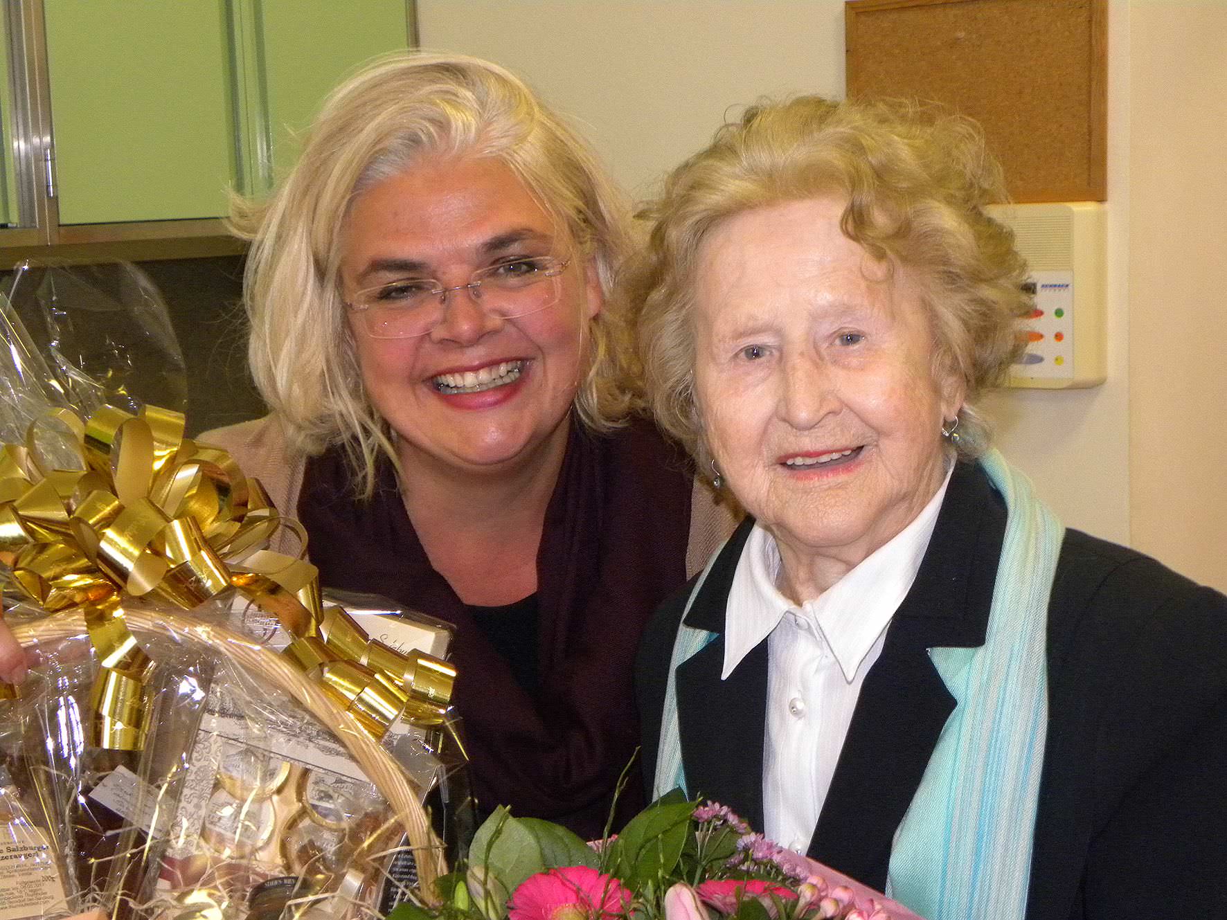 100 Jahre Leben: Therese Idinger. 100 Jahre Leben: Therese Idinger.