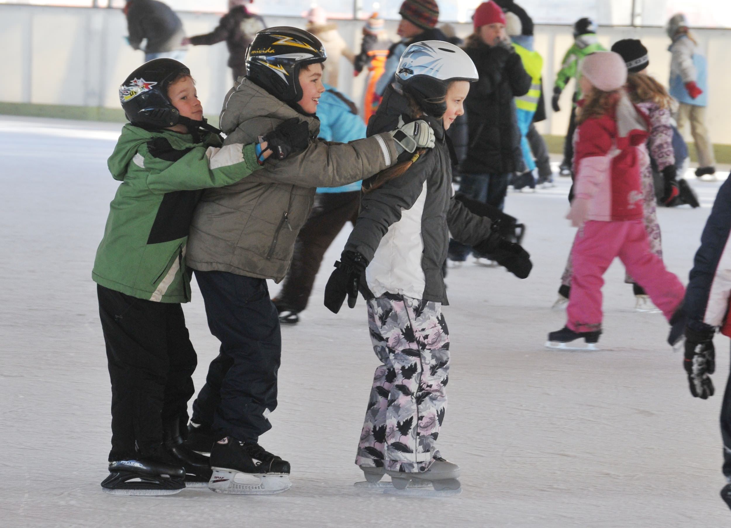 Gratis-Eislaufen in der Eisarena Gratis-Eislaufen in der Eisarena