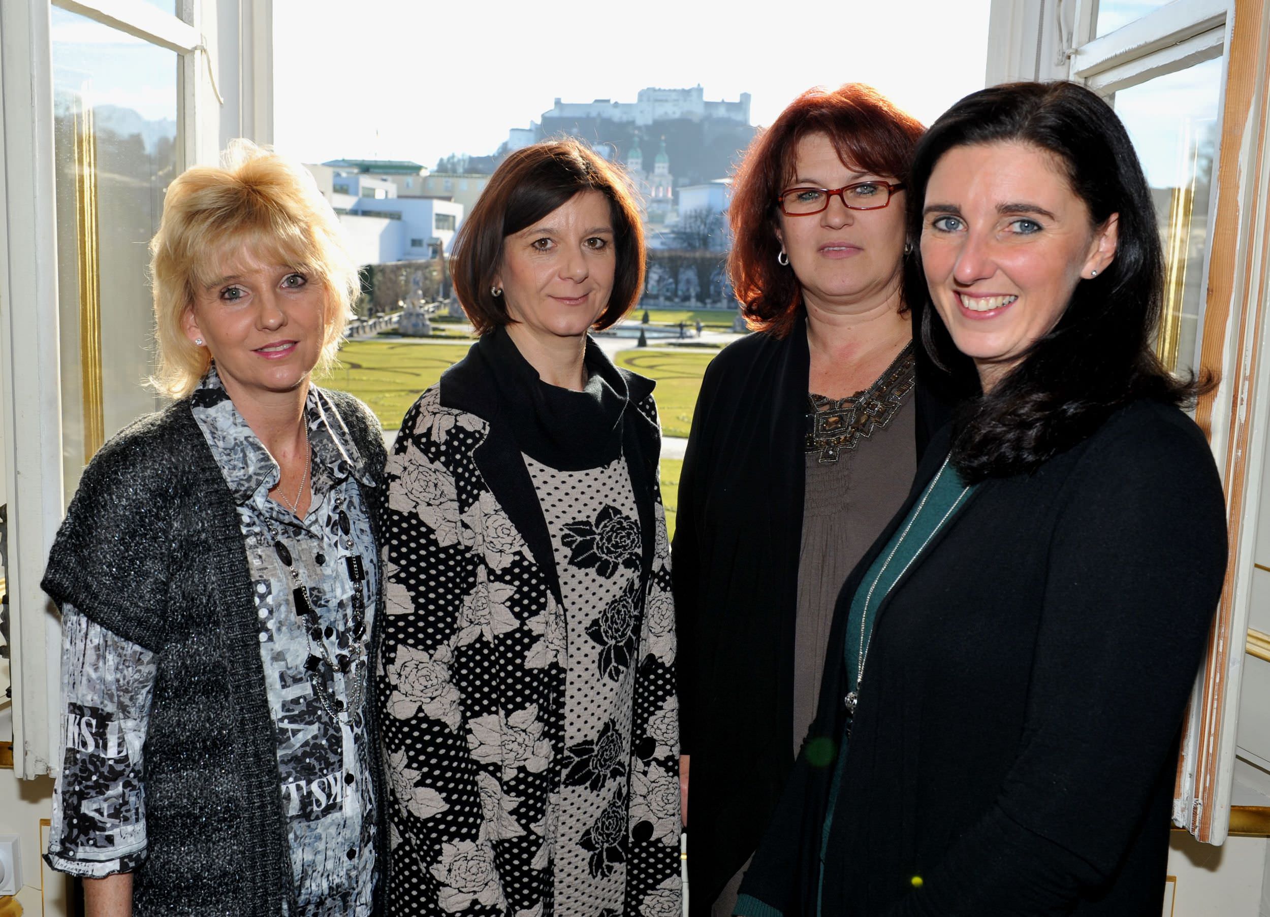 Gruppenbild mit schöner Aussicht