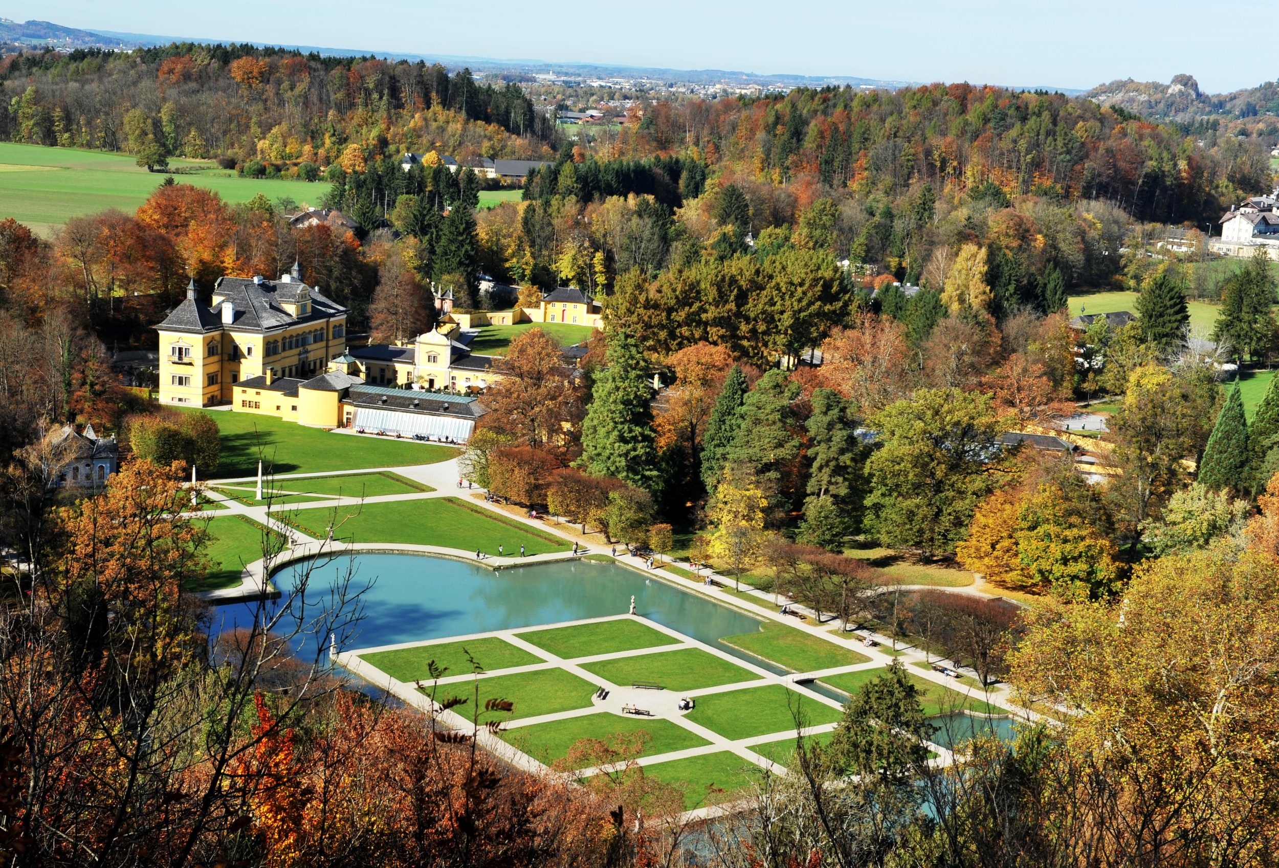 Hellbrunner Farbenpracht im Herbst: Hellbrunner Farbenpracht im Herbst:
