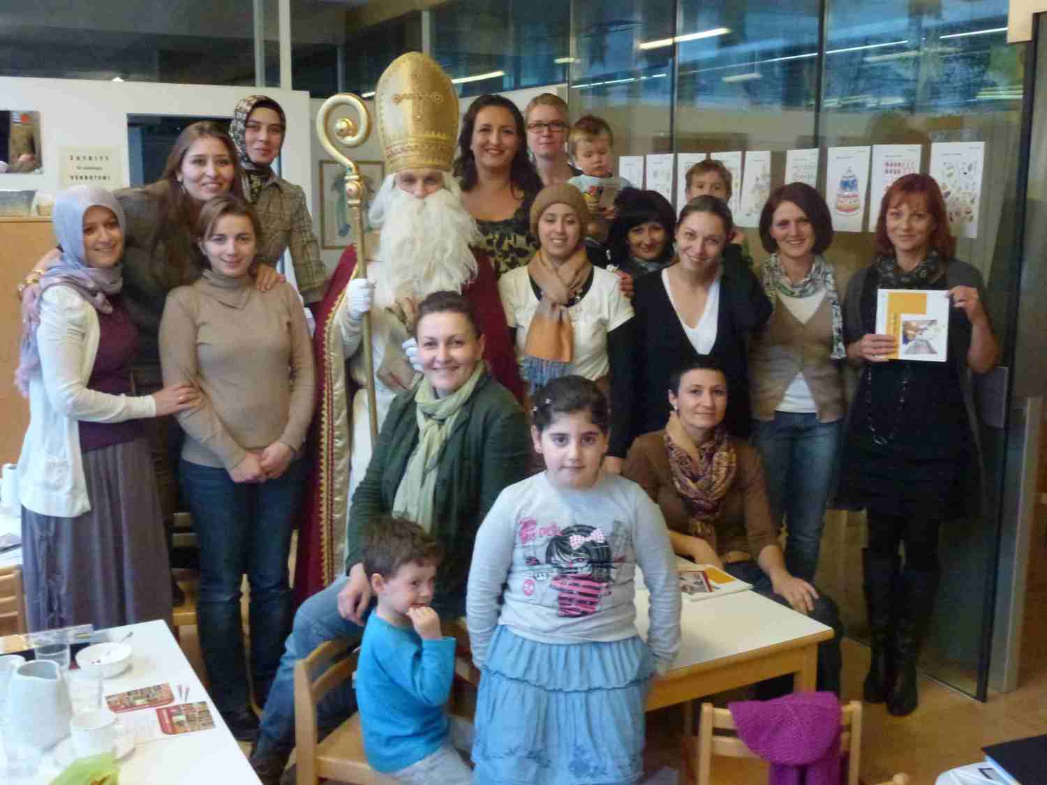 Nikolaus besuchte Stadtteilmütter Nikolaus besuchte Stadtteilmütter