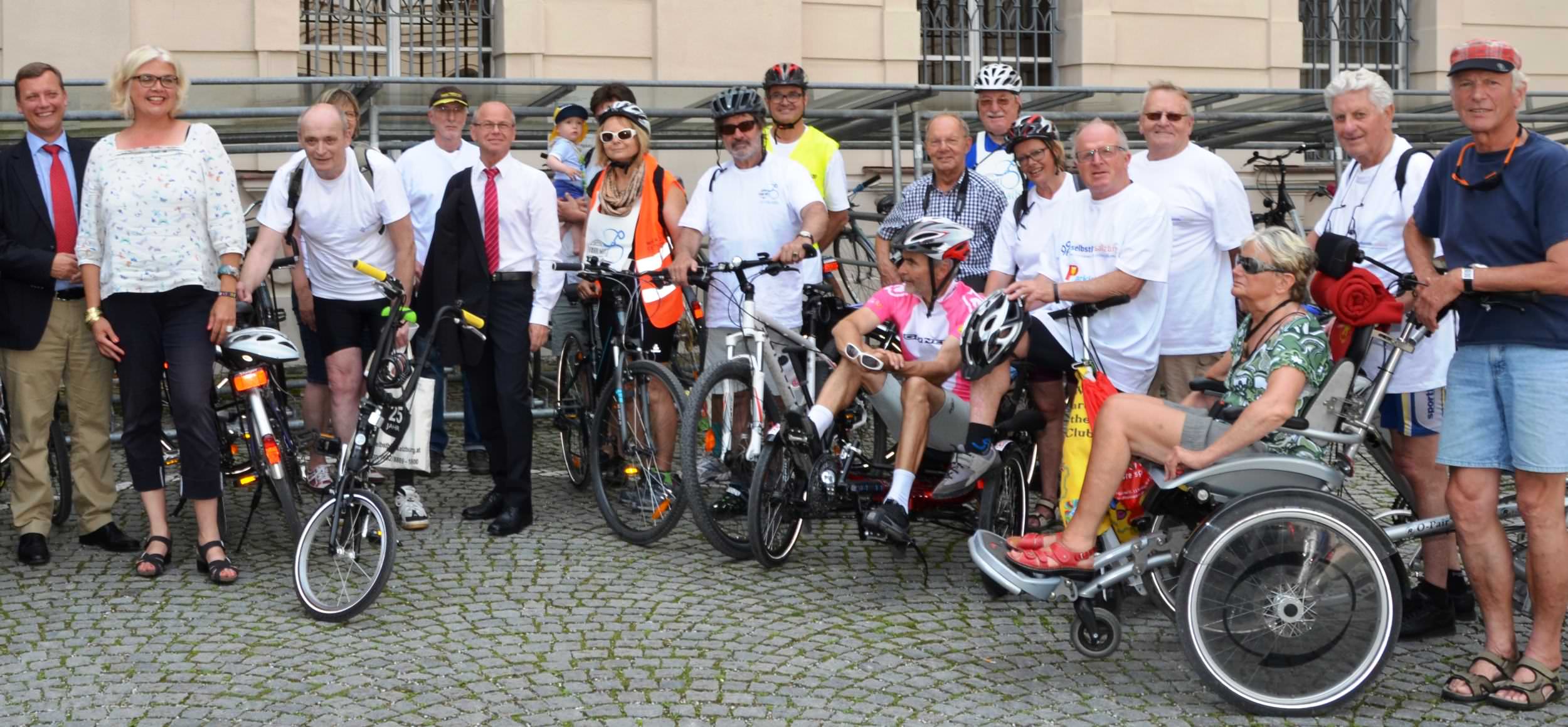 Parkinson-Staffel im Schlosshof Mirabell: Parkinson-Staffel im Schlosshof Mirabell: