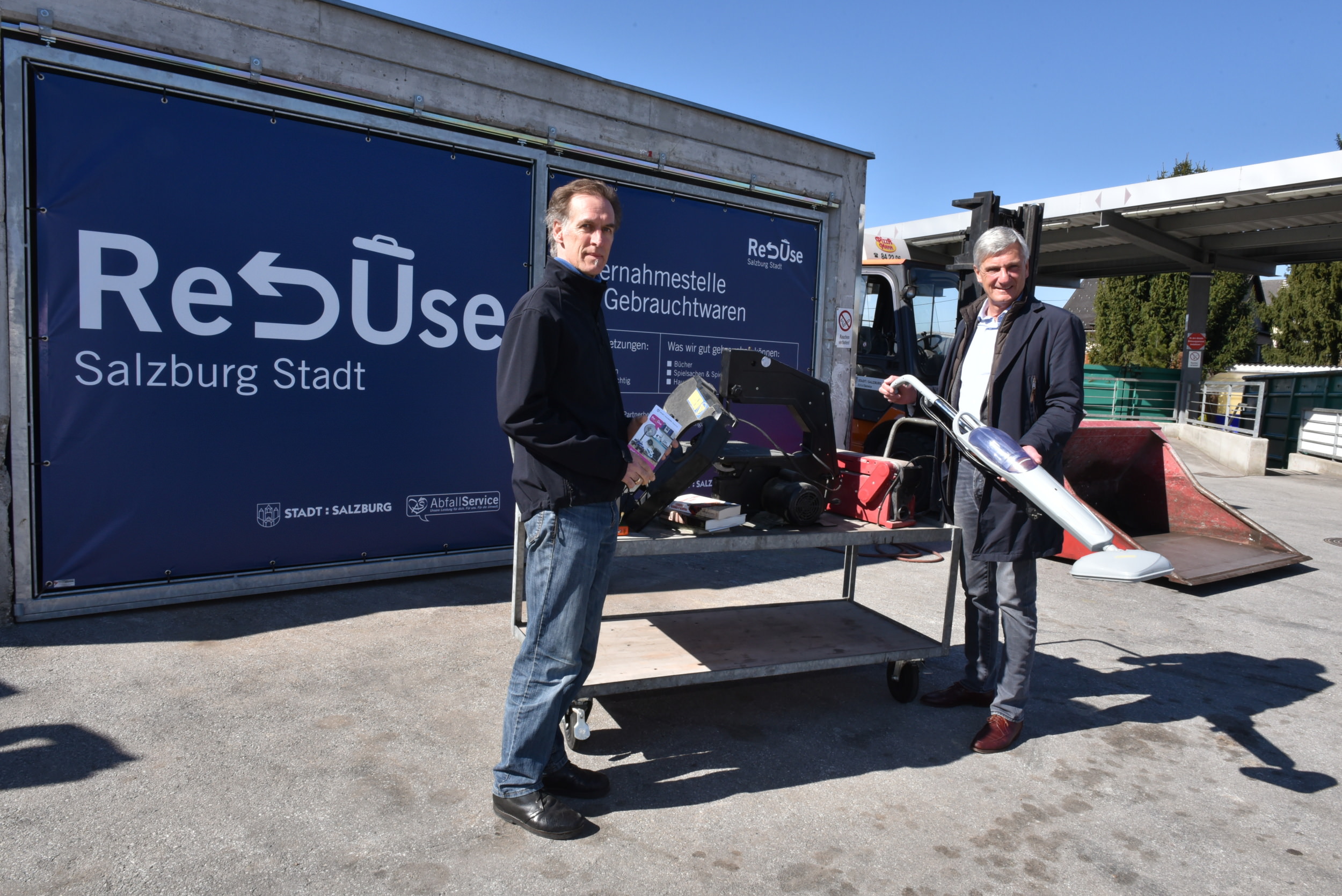 Re-Use-Ecke spart Ressourcen Re-Use-Ecke spart Ressourcen