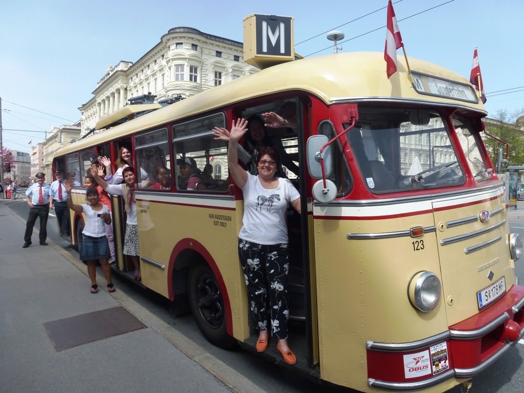 Spazierfahrt im Nostalgie-Obus Spazierfahrt im Nostalgie-Obus