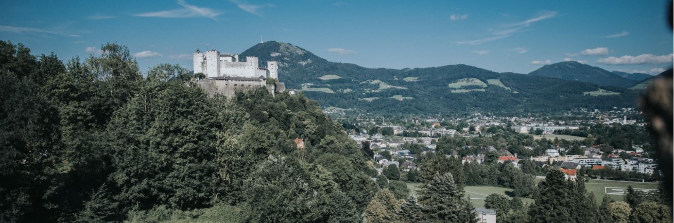 Die Festung Hohensalzburg am Festungsberg mitten in der Stadt