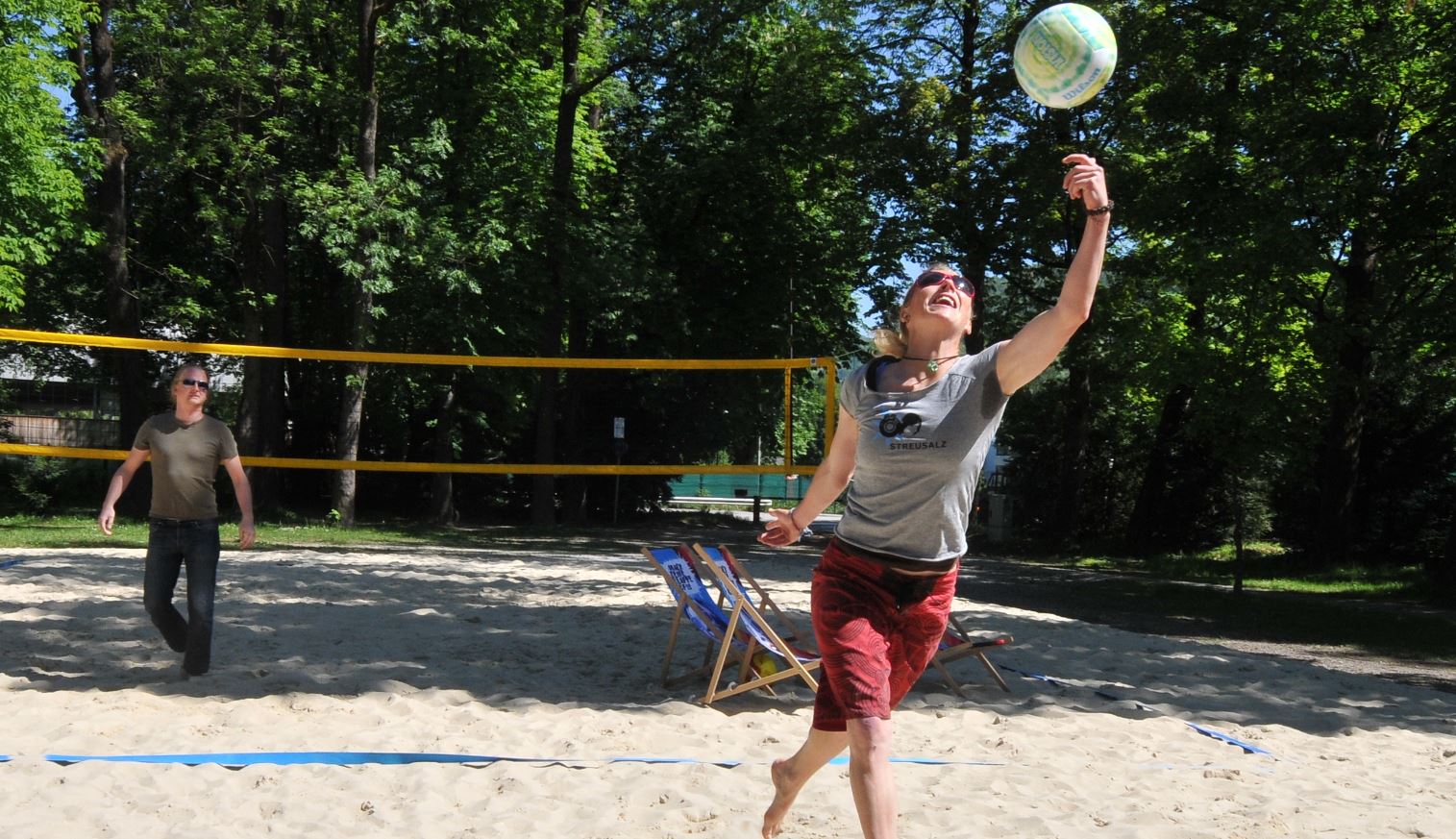 Beach Volleyball im Volksgarten Beach Volleyball im Volksgarten