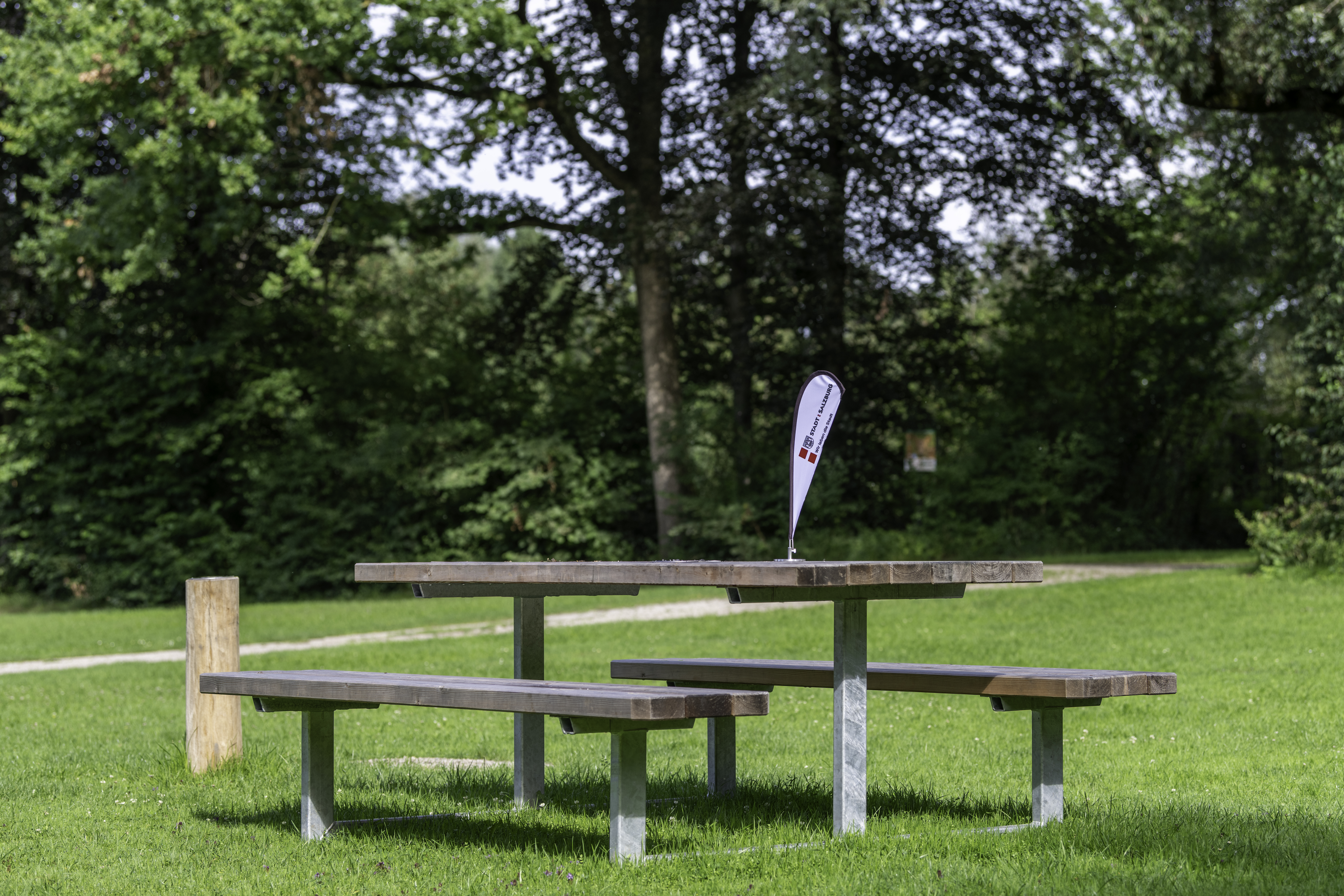 Ab Samstag, 23.8.2025, ist das Grillen auf den öffentlichen Grillplätzen am Salzachsee wieder erlaubt