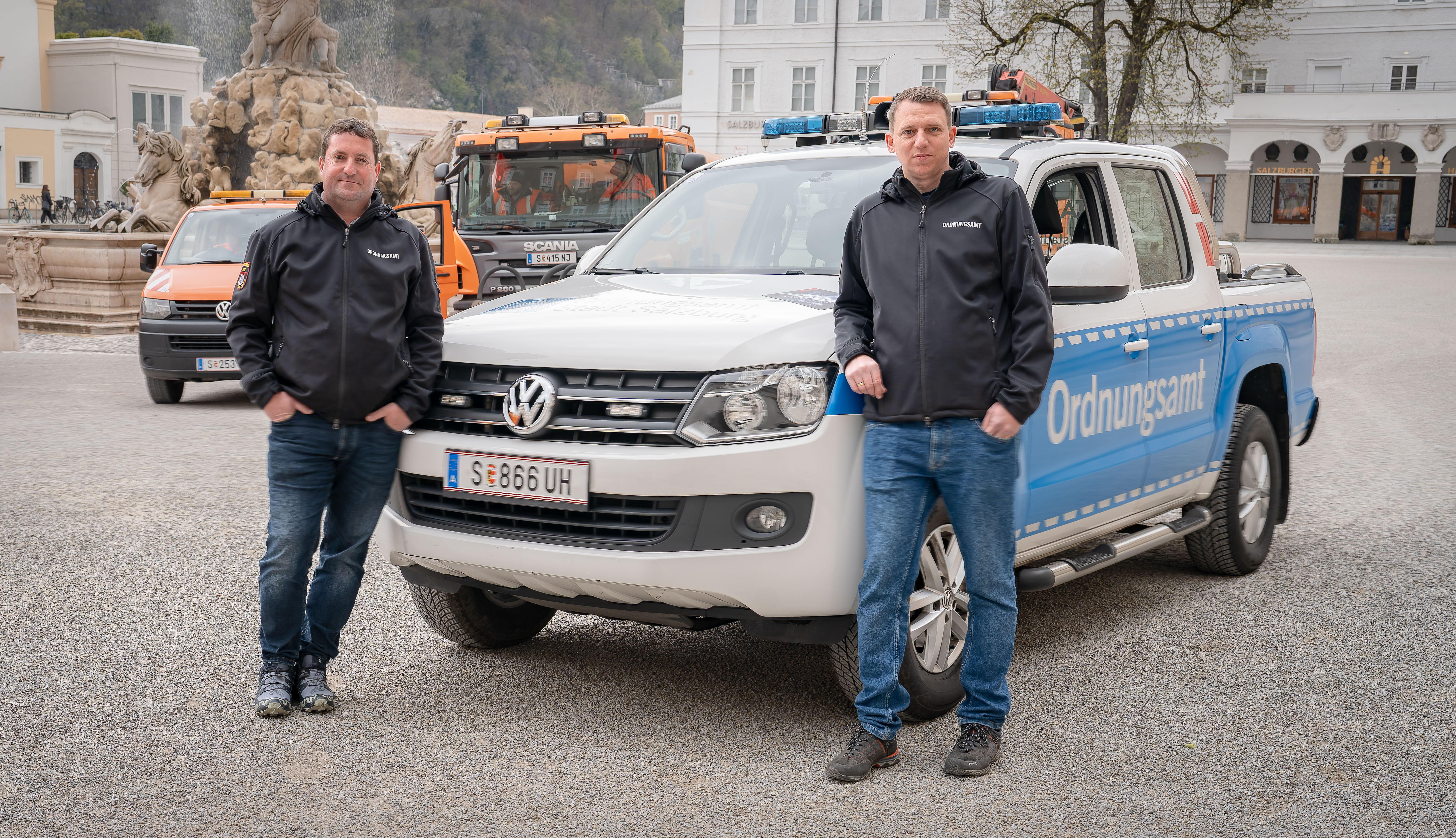 Koordinieren die Müllbusters-Aktion: