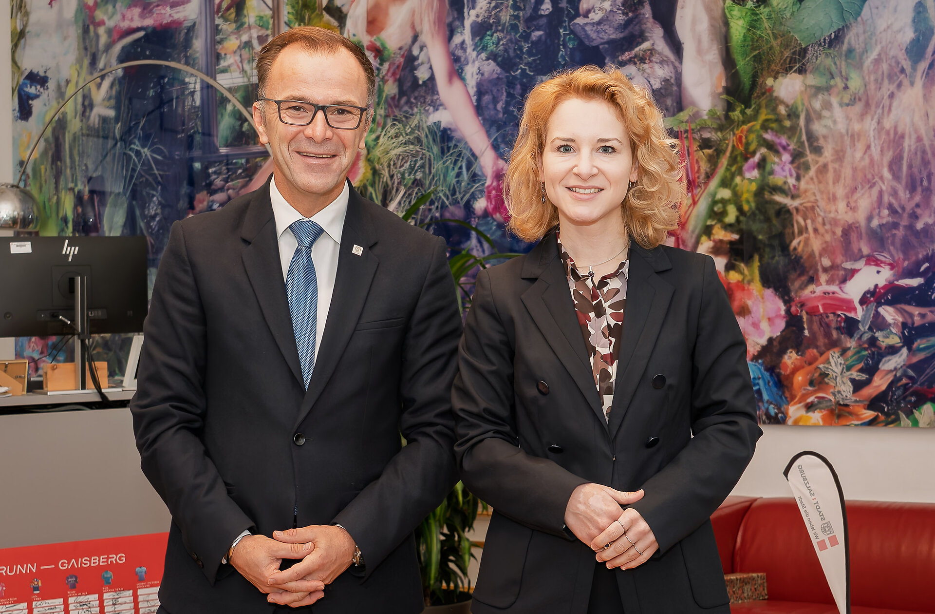 Austausch im Bürgermeisterbüro Bürgermeister Bernhard Auinger und Bundesministerin Eva-Maria Holzleitner
