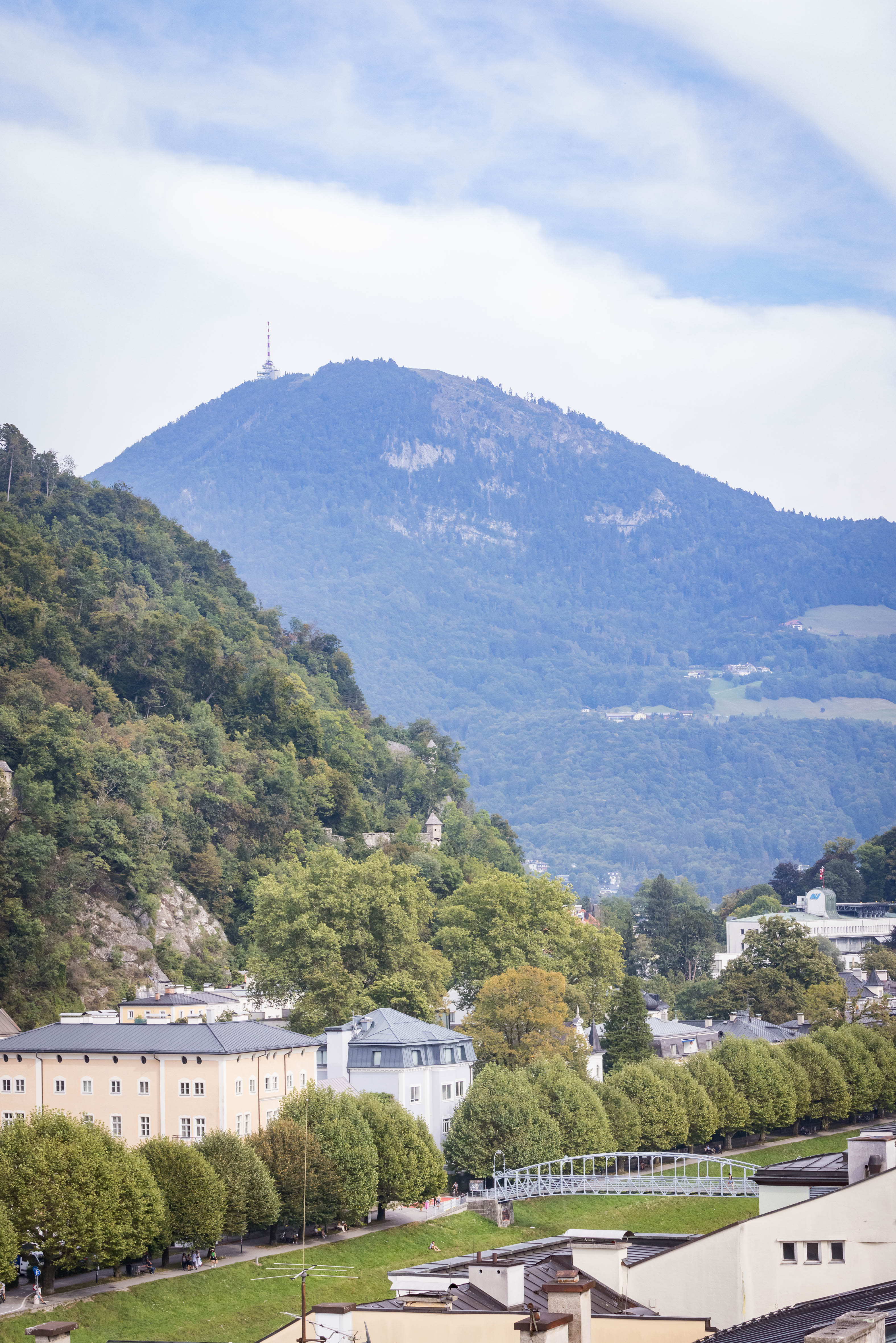 Neben der historischen Altstadt sorgen viel Grün und Natur in und rund um Salzburg für die hohe Lebensqualität.