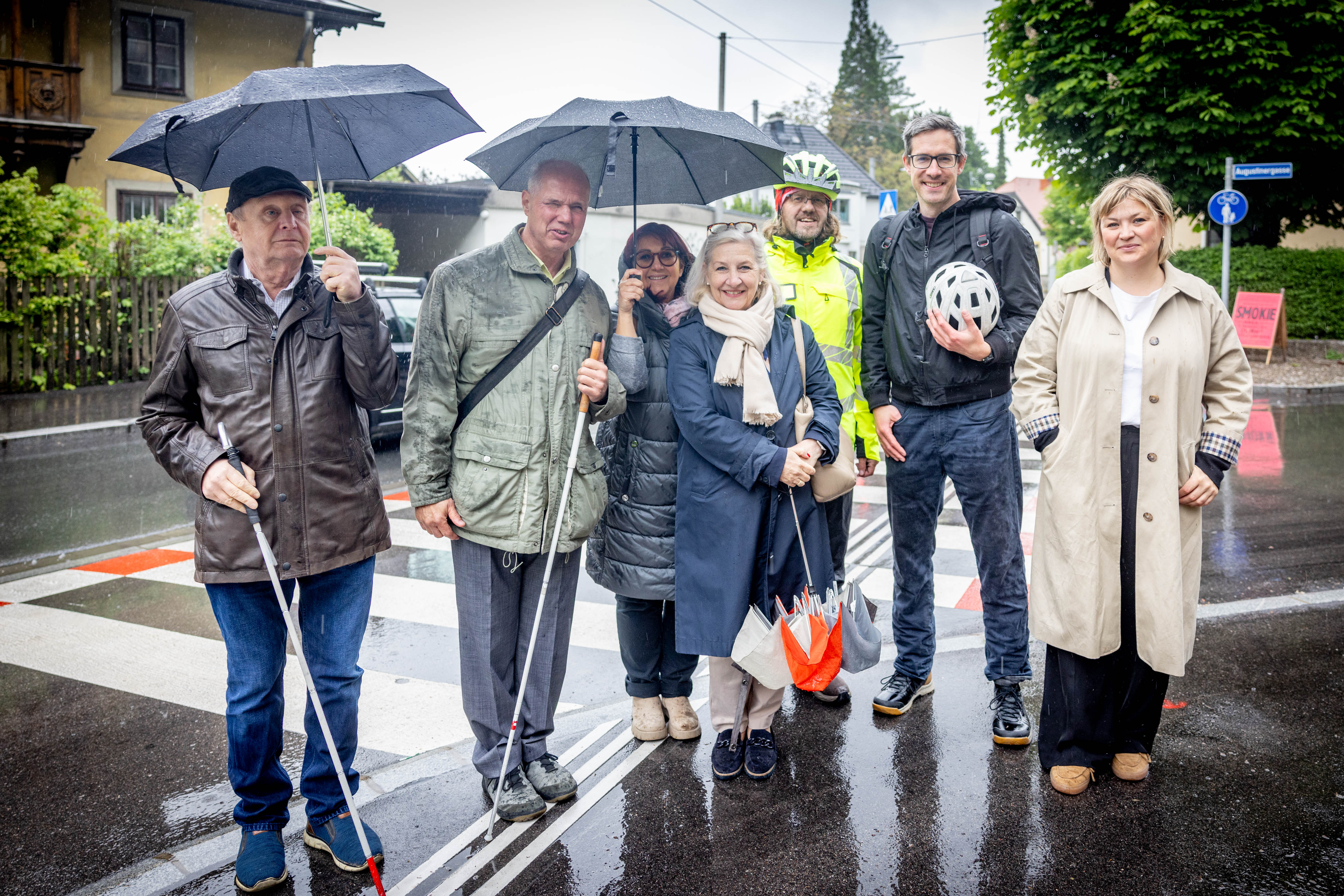 Der barrierefreie Geh- und Radweg in der Reichenhaller Straße sorgt bei allen beteiligten für viel Freude